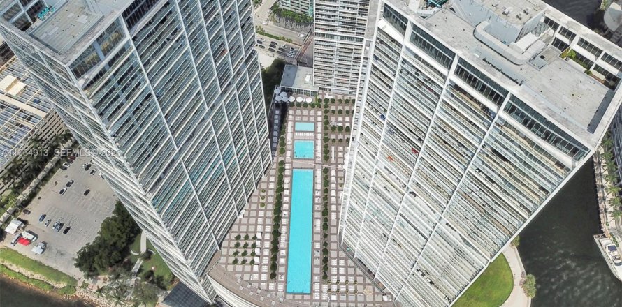 Condo in Miami, Florida, 2 bedrooms  № 2026219