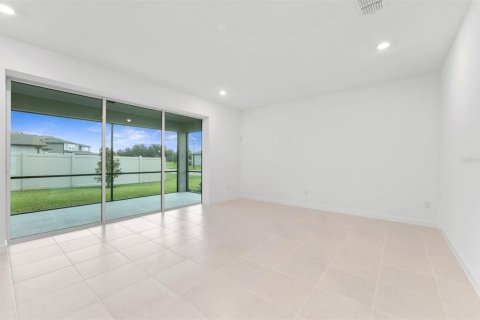Villa ou maison à vendre à Zephyrhills, Floride: 5 chambres, 349.13 m2 № 2418827 - photo 7