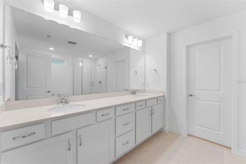 Villa ou maison à vendre à Zephyrhills, Floride: 5 chambres, 349.13 m2 № 2418827 - photo 17