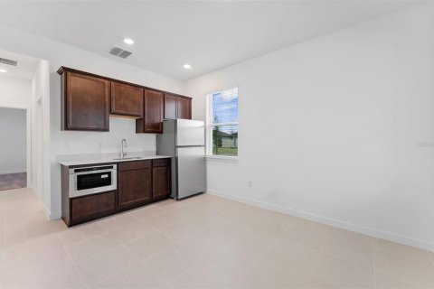 Villa ou maison à vendre à Zephyrhills, Floride: 5 chambres, 349.13 m2 № 2418827 - photo 11