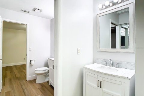 Townhouse in Tampa, Florida 2 bedrooms, 126.35 sq.m. № 2373523 - photo 21
