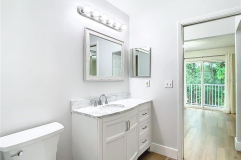 Townhouse in Tampa, Florida 2 bedrooms, 126.35 sq.m. № 2373523 - photo 19