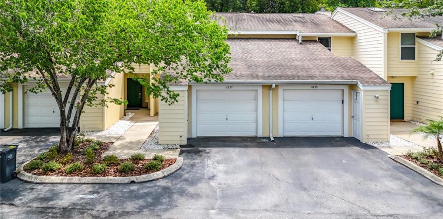 Townhouse in Tampa, Florida 2 bedrooms, 126.35 sq.m. № 2373523