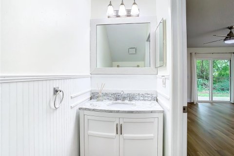 Townhouse in Tampa, Florida 2 bedrooms, 126.35 sq.m. № 2373523 - photo 18