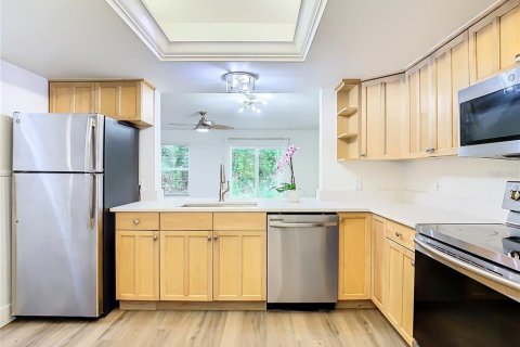 Townhouse in Tampa, Florida 2 bedrooms, 126.35 sq.m. № 2373523 - photo 12