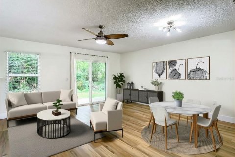 Townhouse in Tampa, Florida 2 bedrooms, 126.35 sq.m. № 2373523 - photo 5