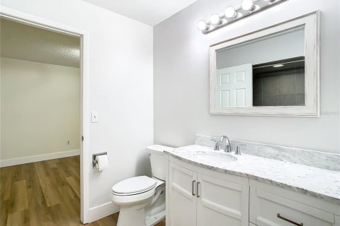 Townhouse in Tampa, Florida 2 bedrooms, 126.35 sq.m. № 2373523 - photo 22
