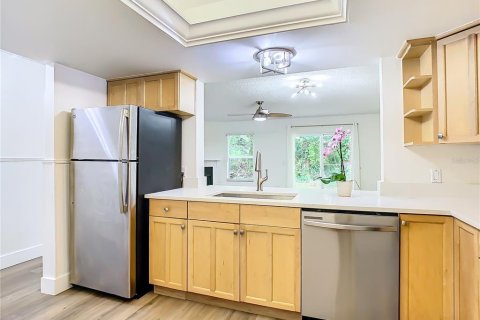 Townhouse in Tampa, Florida 2 bedrooms, 126.35 sq.m. № 2373523 - photo 13