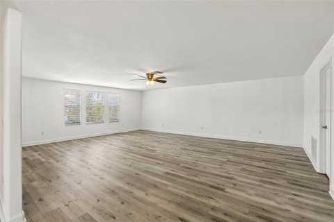 Villa ou maison à vendre à Tampa, Floride: 5 chambres, 353.68 m2 № 2118075 - photo 23
