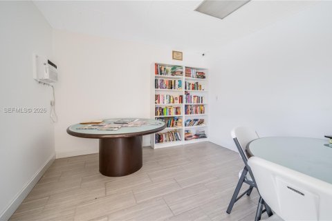 Condominio en venta en Hallandale Beach, Florida, 1 dormitorio, 72.46 m2 № 2001806 - foto 18
