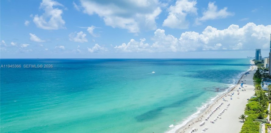 Condominio en Hallandale Beach, Florida, 1 dormitorio  № 2001806