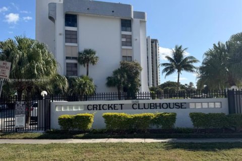 Condo in Miami, Florida, 1 bedroom  № 1703100 - photo 5