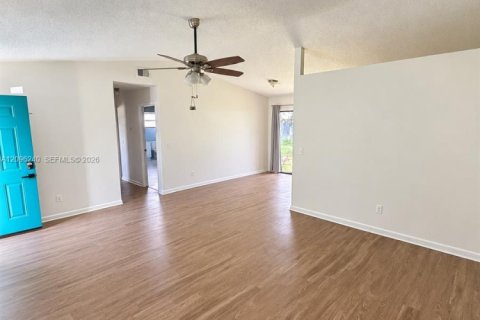 Casa en venta en Port St. Lucie, Florida, 2 dormitorios, 84.73 m2 № 2390722 - foto 7