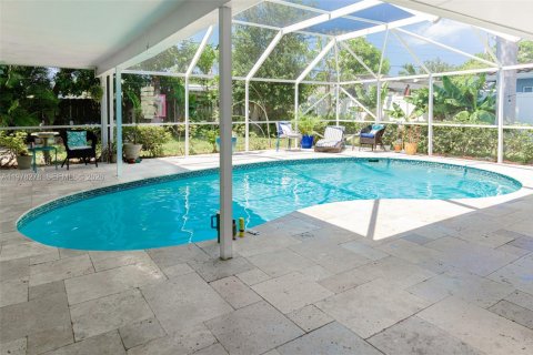 Casa en alquiler en Deerfield Beach, Florida, 3 dormitorios, 139.91 m2 № 2046528 - foto 2