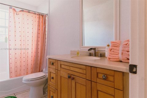 Casa en alquiler en Deerfield Beach, Florida, 3 dormitorios, 139.91 m2 № 2046528 - foto 30