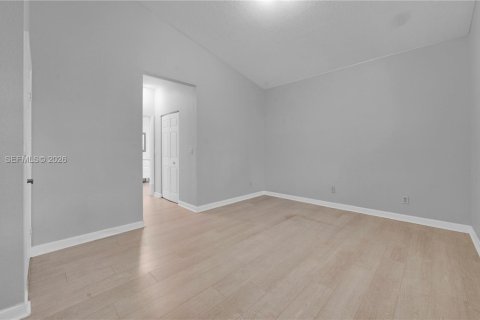 House in Miramar, Florida 3 bedrooms, 143.26 sq.m. № 2008343 - photo 23