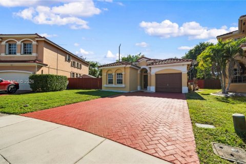 House in Miramar, Florida 3 bedrooms, 143.26 sq.m. № 2008343 - photo 2