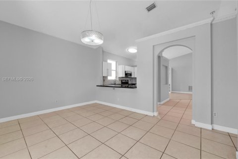 House in Miramar, Florida 3 bedrooms, 143.26 sq.m. № 2008343 - photo 17