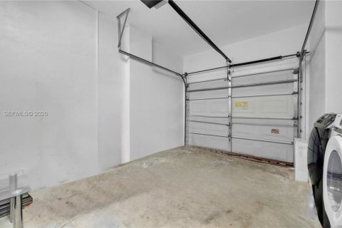 House in Miramar, Florida 3 bedrooms, 143.26 sq.m. № 2008343 - photo 29