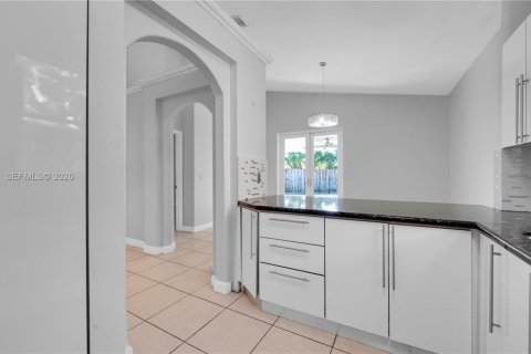 House in Miramar, Florida 3 bedrooms, 143.26 sq.m. № 2008343 - photo 15