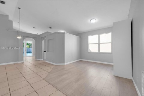 House in Miramar, Florida 3 bedrooms, 143.26 sq.m. № 2008343 - photo 10