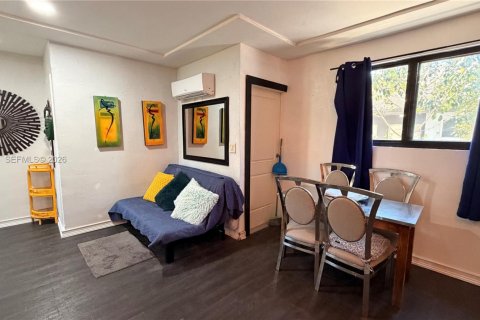 Casa en alquiler en Miami, Florida, 1 dormitorio № 2030923 - foto 8