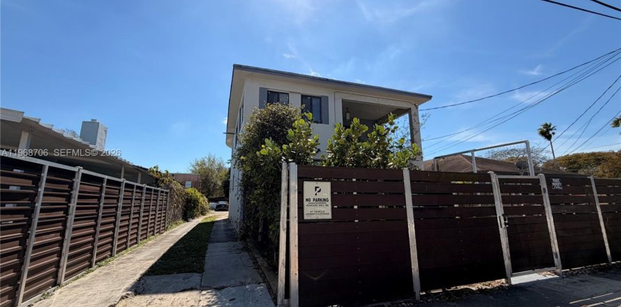 Casa en Miami, Florida 1 dormitorio № 2030923