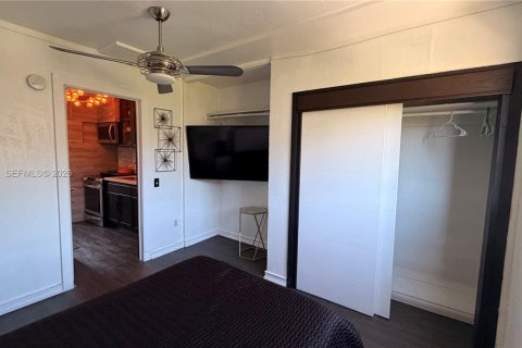 Casa en alquiler en Miami, Florida, 1 dormitorio № 2030923 - foto 11
