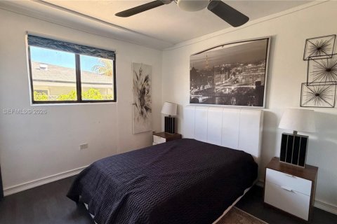 Casa en alquiler en Miami, Florida, 1 dormitorio № 2030923 - foto 10