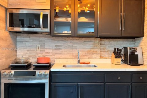 Casa en alquiler en Miami, Florida, 1 dormitorio № 2030923 - foto 7