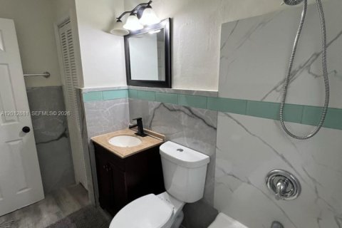Commercial property in Hollywood, Florida 135.82 sq.m. № 2240351 - photo 26