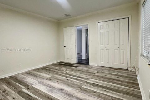 Commercial property in Hollywood, Florida 135.82 sq.m. № 2240351 - photo 19