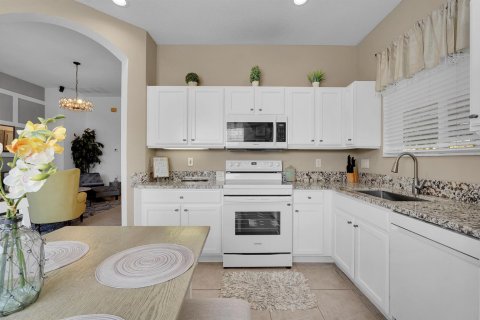 House in Port St. Lucie, Florida 3 bedrooms, 140.56 sq.m. № 2083400 - photo 13
