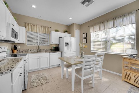 House in Port St. Lucie, Florida 3 bedrooms, 140.56 sq.m. № 2083400 - photo 14