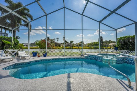 House in Port St. Lucie, Florida 3 bedrooms, 140.56 sq.m. № 2083400 - photo 3