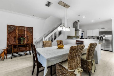 Townhouse in Naples, Florida 3 bedrooms, 159.33 sq.m. № 1823324 - photo 8