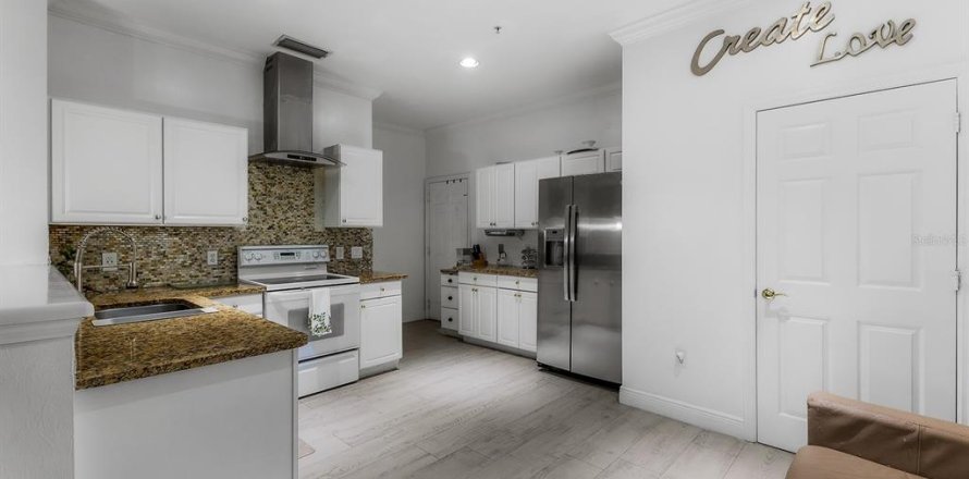 Townhouse in Naples, Florida 3 bedrooms, 159.33 sq.m. № 1823324