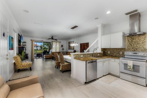 Townhouse in Naples, Florida 3 bedrooms, 159.33 sq.m. № 1823324 - photo 2