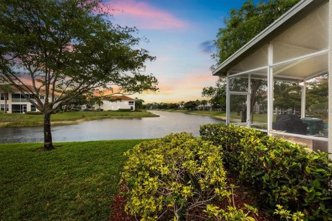 Townhouse in Naples, Florida 3 bedrooms, 159.33 sq.m. № 1823324 - photo 30