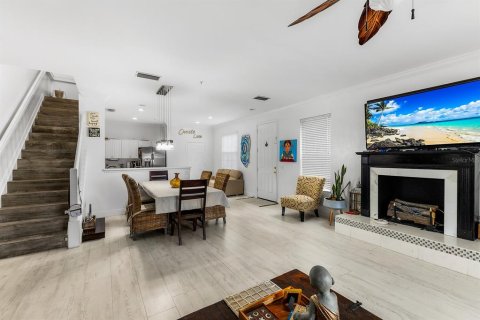 Townhouse in Naples, Florida 3 bedrooms, 159.33 sq.m. № 1823324 - photo 7