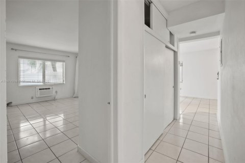 Купить кондоминиум в Майами-Бич, Флорида 1 спальня, 73.39м2, № 1977391 - фото 18