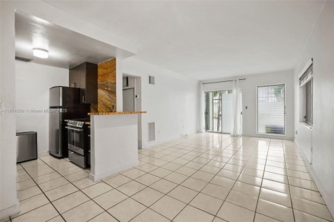 Купить кондоминиум в Майами-Бич, Флорида 1 спальня, 73.39м2, № 1977391 - фото 3