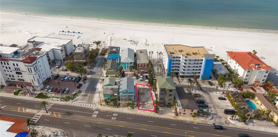 Terreno en Madeira Beach, Florida № 1528159