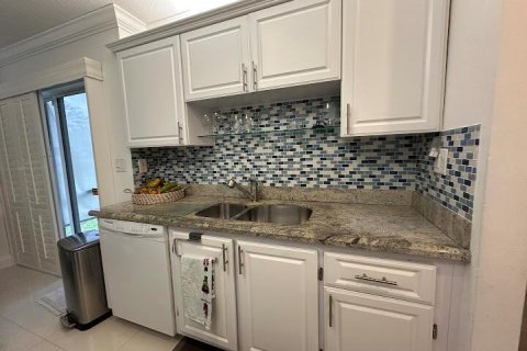 Townhouse in Deerfield Beach, Florida 2 bedrooms, 132.85 sq.m. № 2252366 - photo 16
