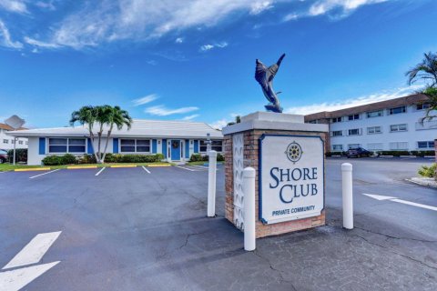 Propiedad comercial en alquiler en North Palm Beach, Florida, 1 dormitorio, 62.43 m2 № 1151899 - foto 1