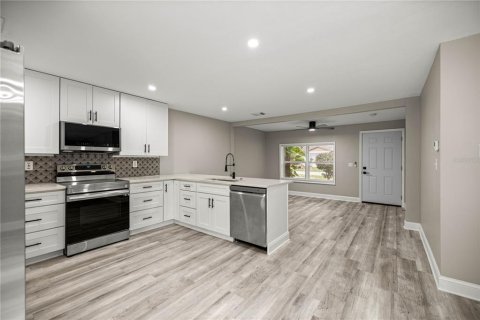 House in Belleview, Florida 3 bedrooms, 99.22 sq.m. № 1902004 - photo 2