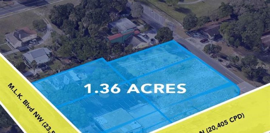 Commercial property in Winter Haven, Florida 384.43 sq.m. № 1876849
