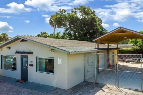 Propiedad comercial en venta en Ormond Beach, Florida, 139.35 m2 № 1751726 - foto 1