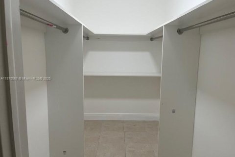 Copropriété à louer à Miami, Floride: 2 chambres, 94.95 m2 № 1926460 - photo 13