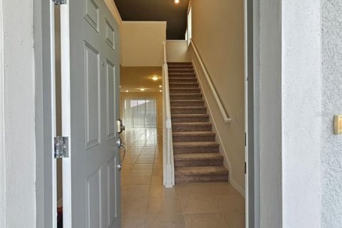 Villa ou maison à vendre à Davenport, Floride: 6 chambres, 288.37 m2 № 2410442 - photo 2
